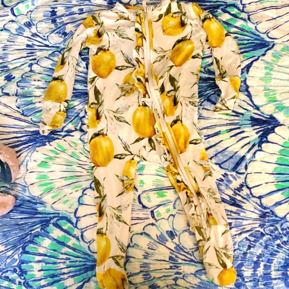 Posh peanut 3-6 month lemons